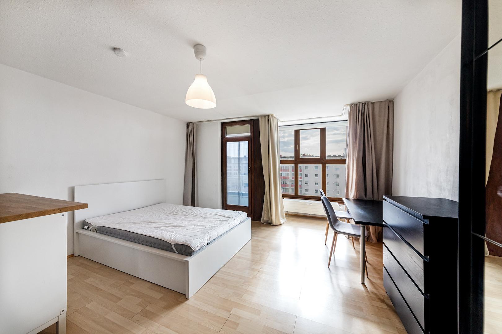 Schlaf-/Esszimmer