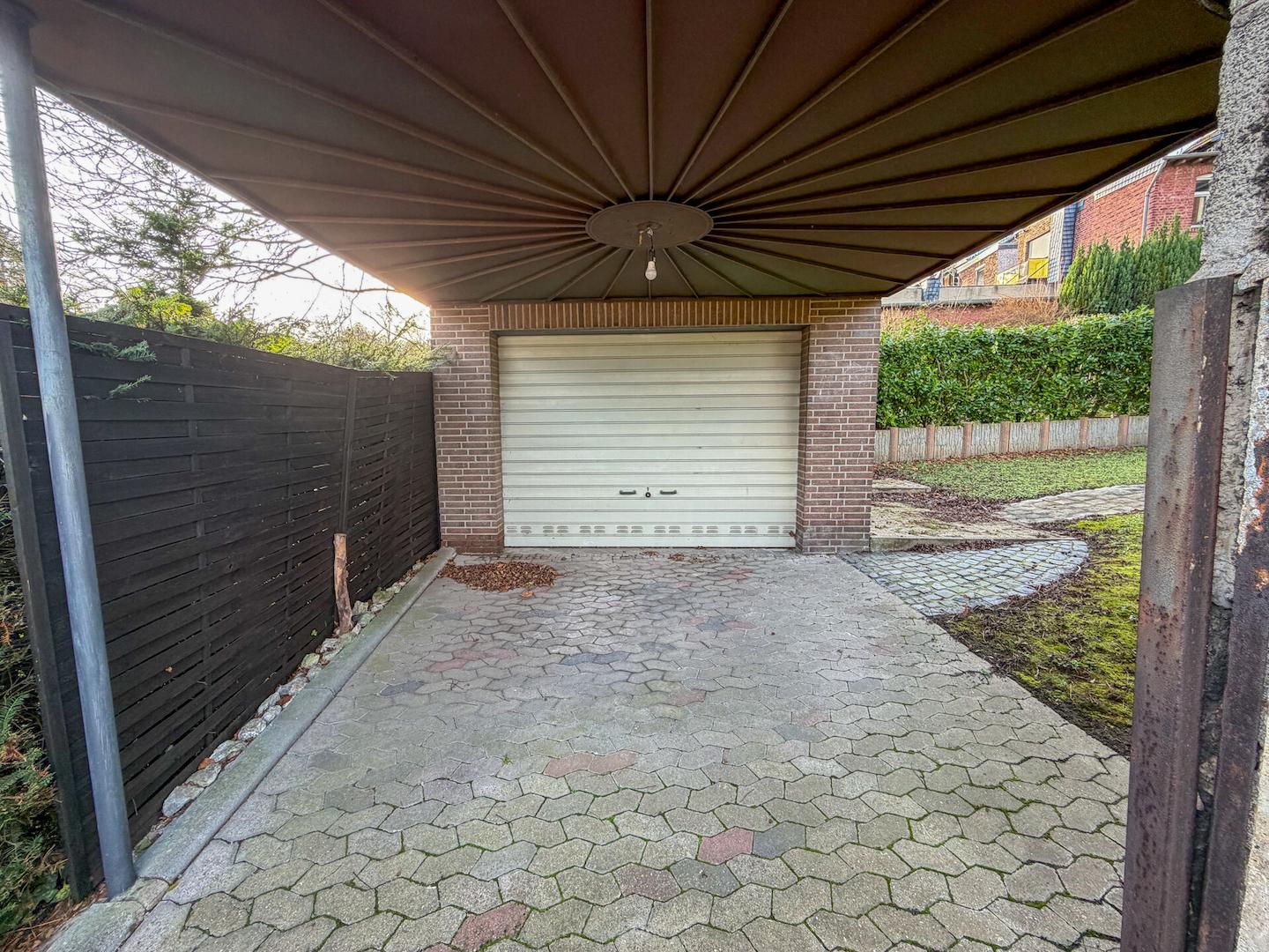42 Carport