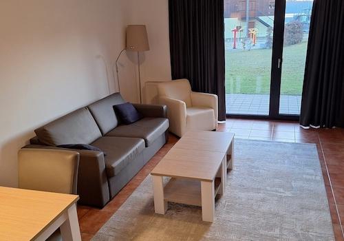 2a-Wohnzimmer und Terrasse