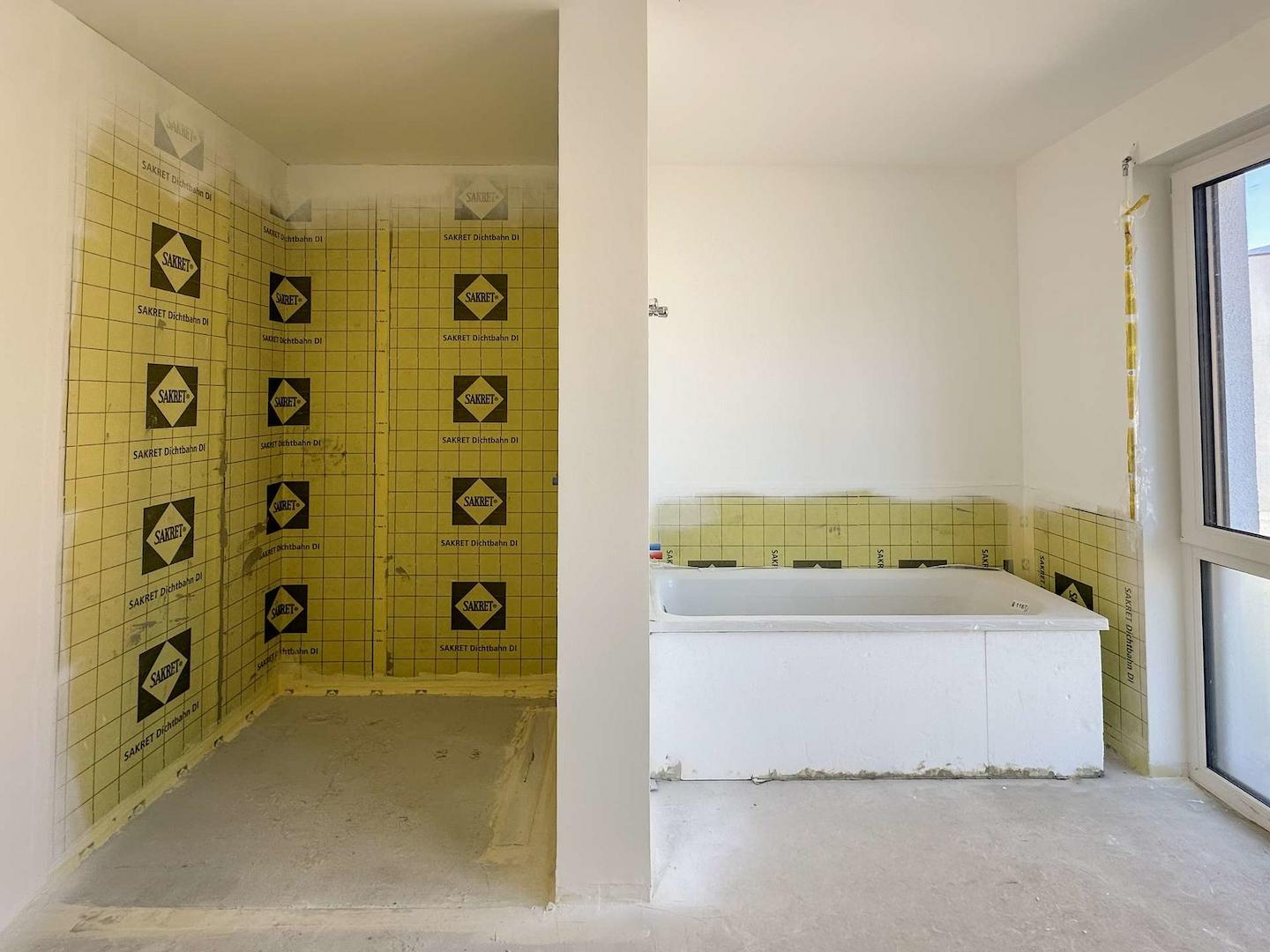 Dusche und Badewanne