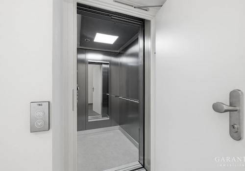 per Aufzug direkt in die Wohnung