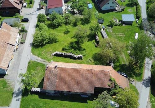 Ansicht von oben - Haus mit Grundstück