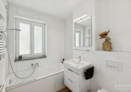 Bad mit Wanne