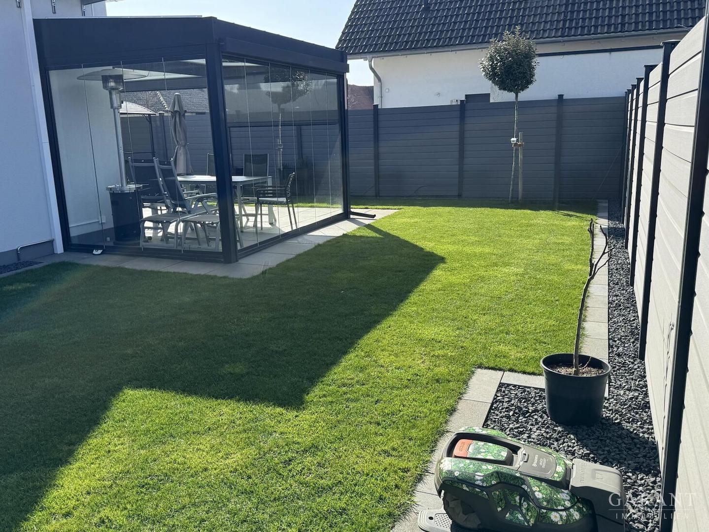 Garten mit Terrasse