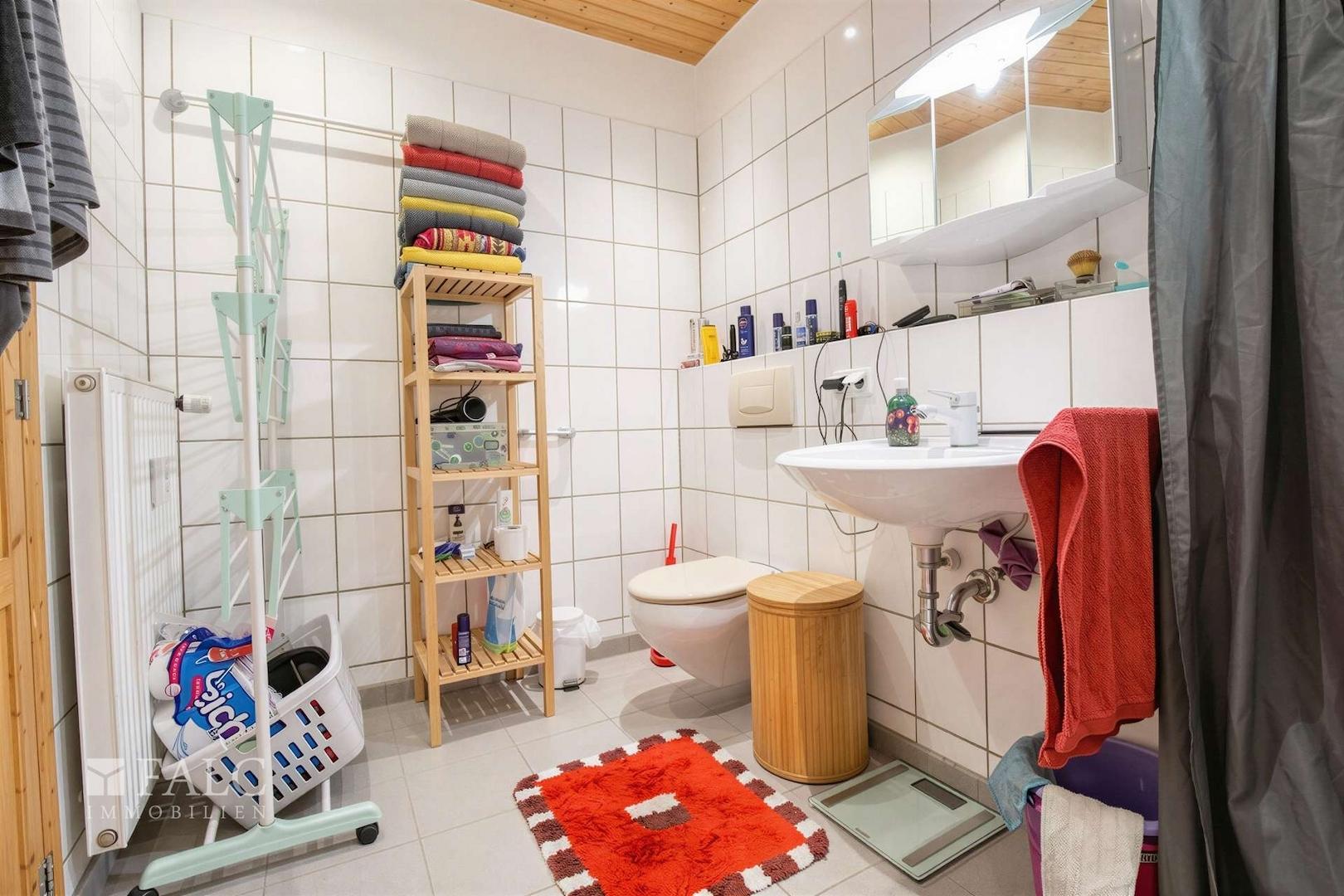 Modernes Badezimmer