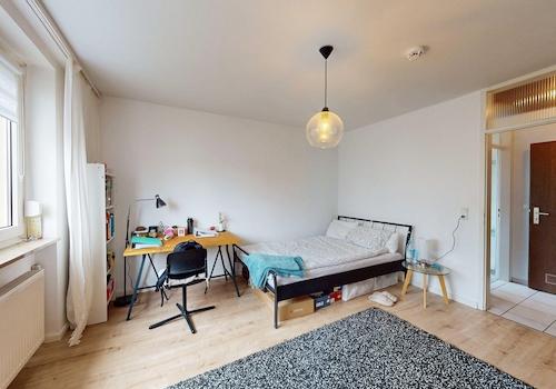 Schlafzimmer 1