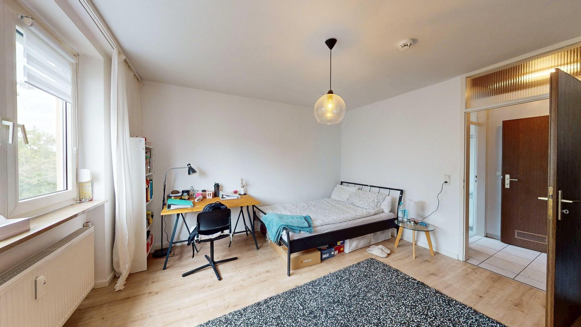 Schlafzimmer 1
