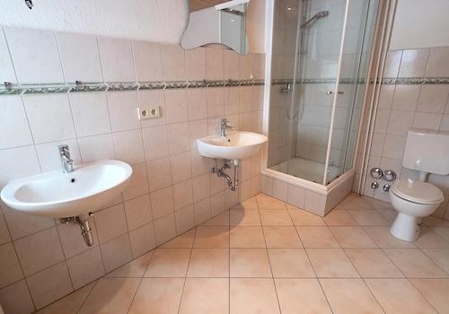 ...und Dusche