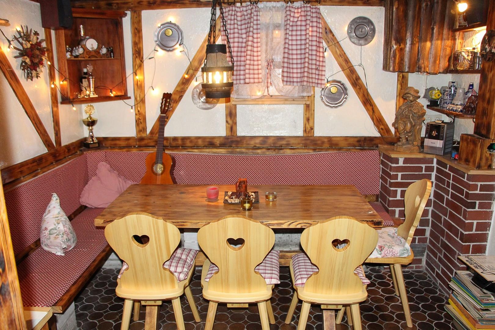 Kellerbar im Alpenflair