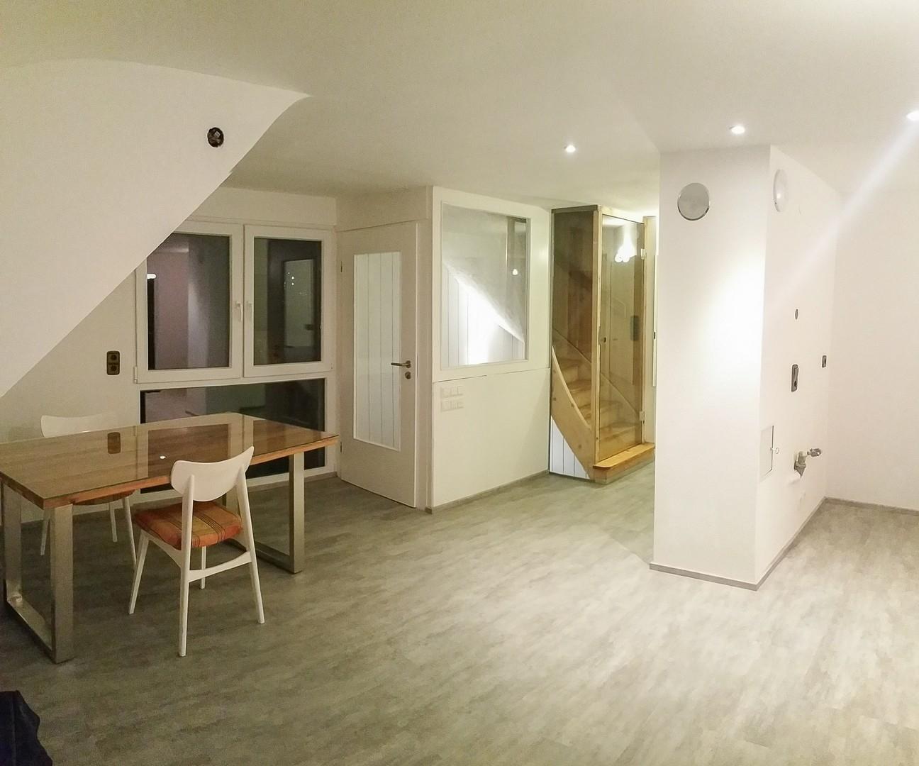 offenes Zimmer im 1.OG
