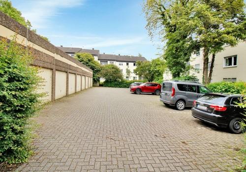 Garagen und Stellplätze