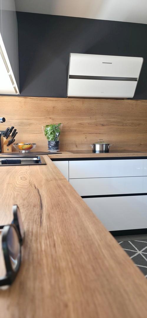 Küche mit Holzdetails