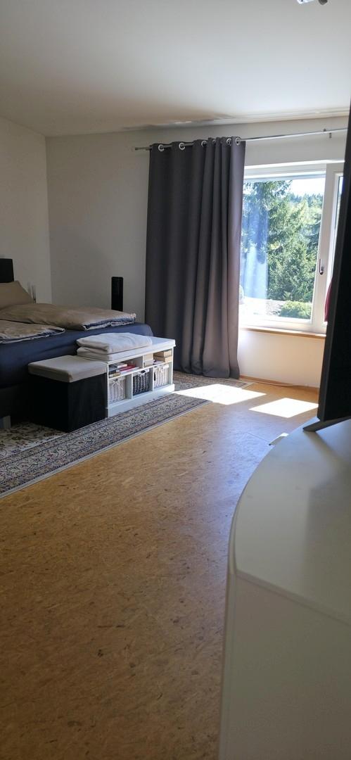 Großes Schlafzimmer