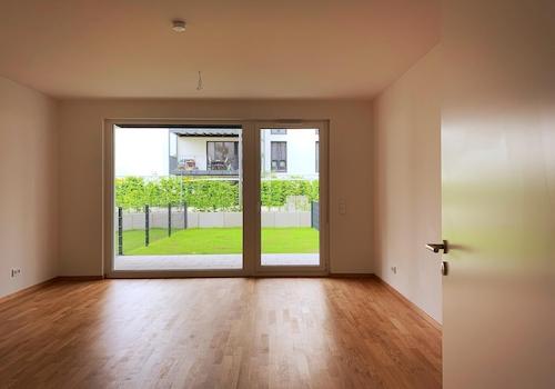 Wohnzimmer mit Gartenblick