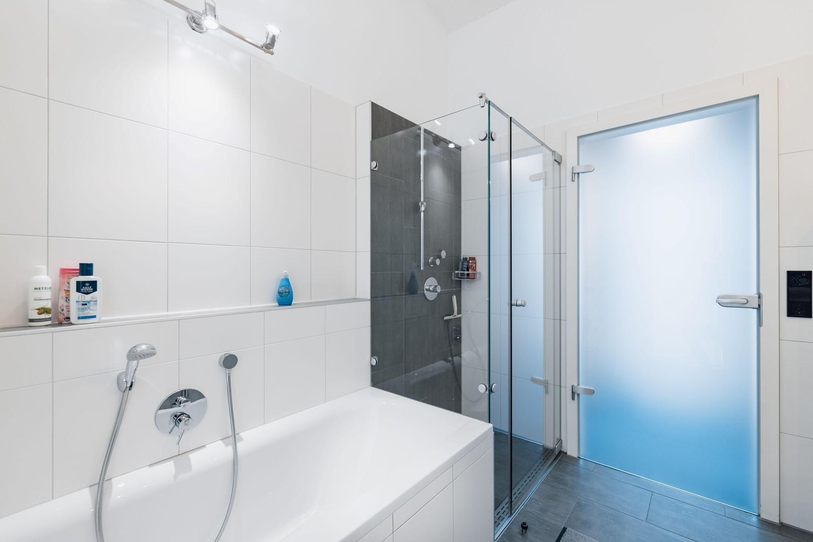 Badezimmer EG