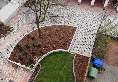 Carports und Innenhof