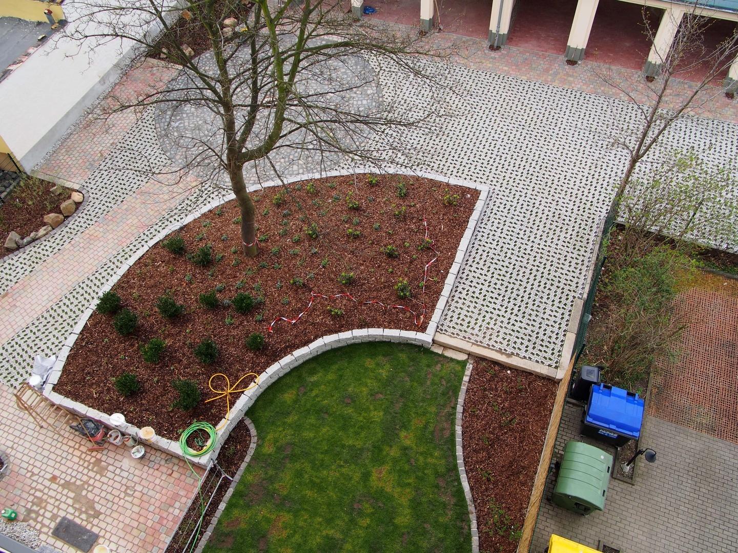 Carports und Innenhof