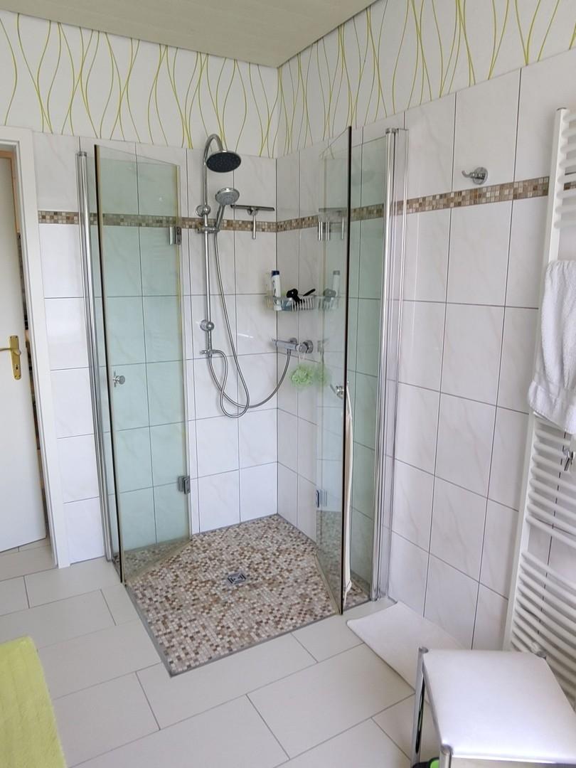 Dusche,bodengleich_Fußbod.hzg