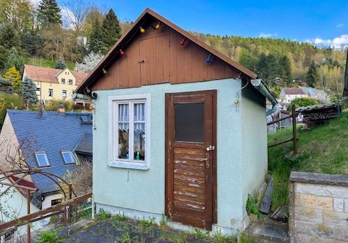 Gartenhaus mit Terrasse (2)