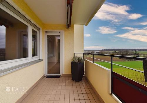 großer Balkon