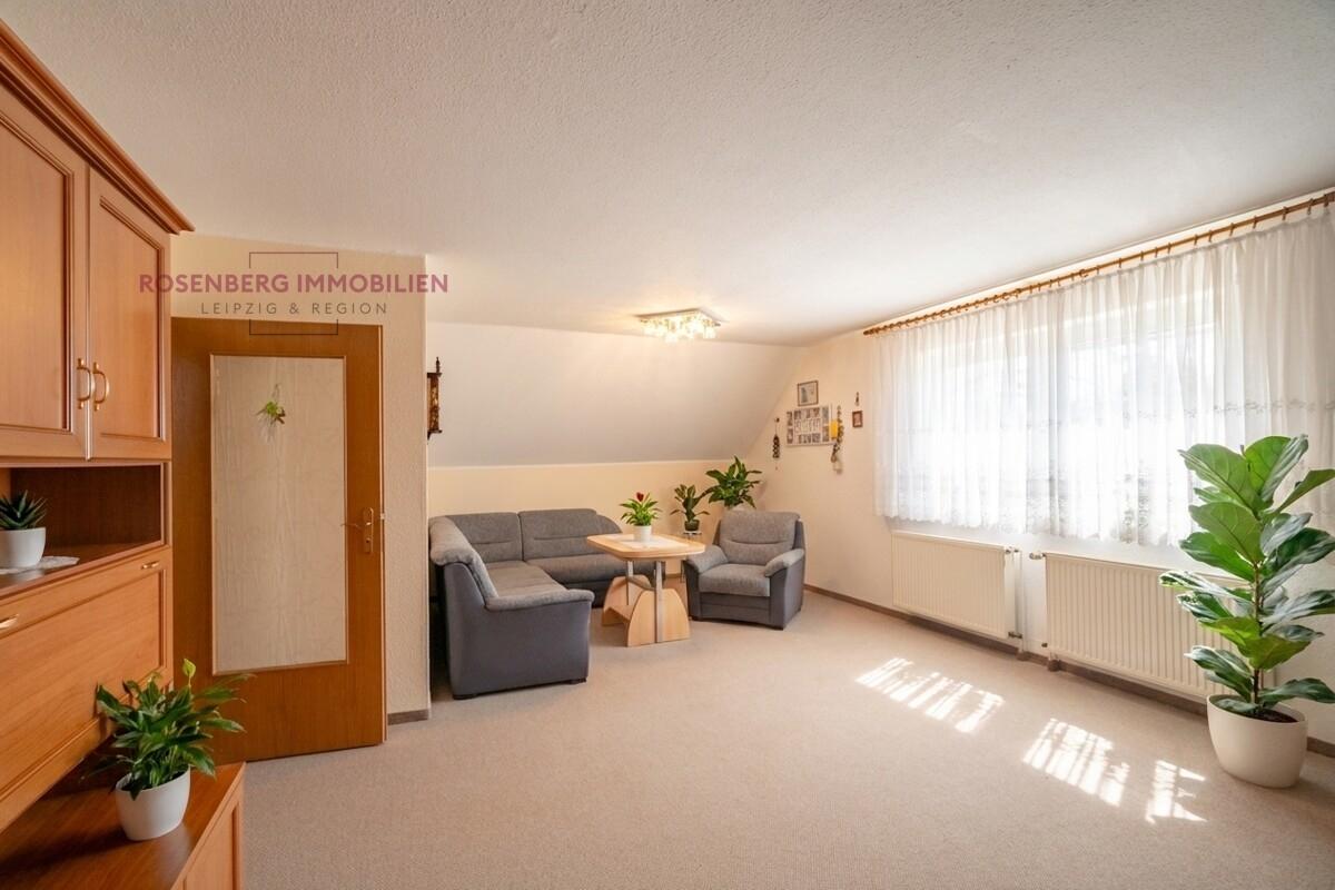 0e10cf27-wohnzimmer-dachgeschos-wohnzimmer-staging-in-pegau-pegau