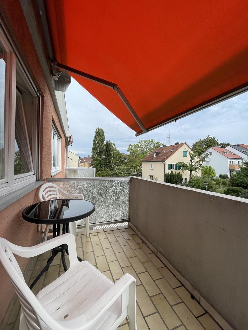 Balkon mit Markise