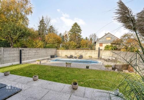 Garten und Pool