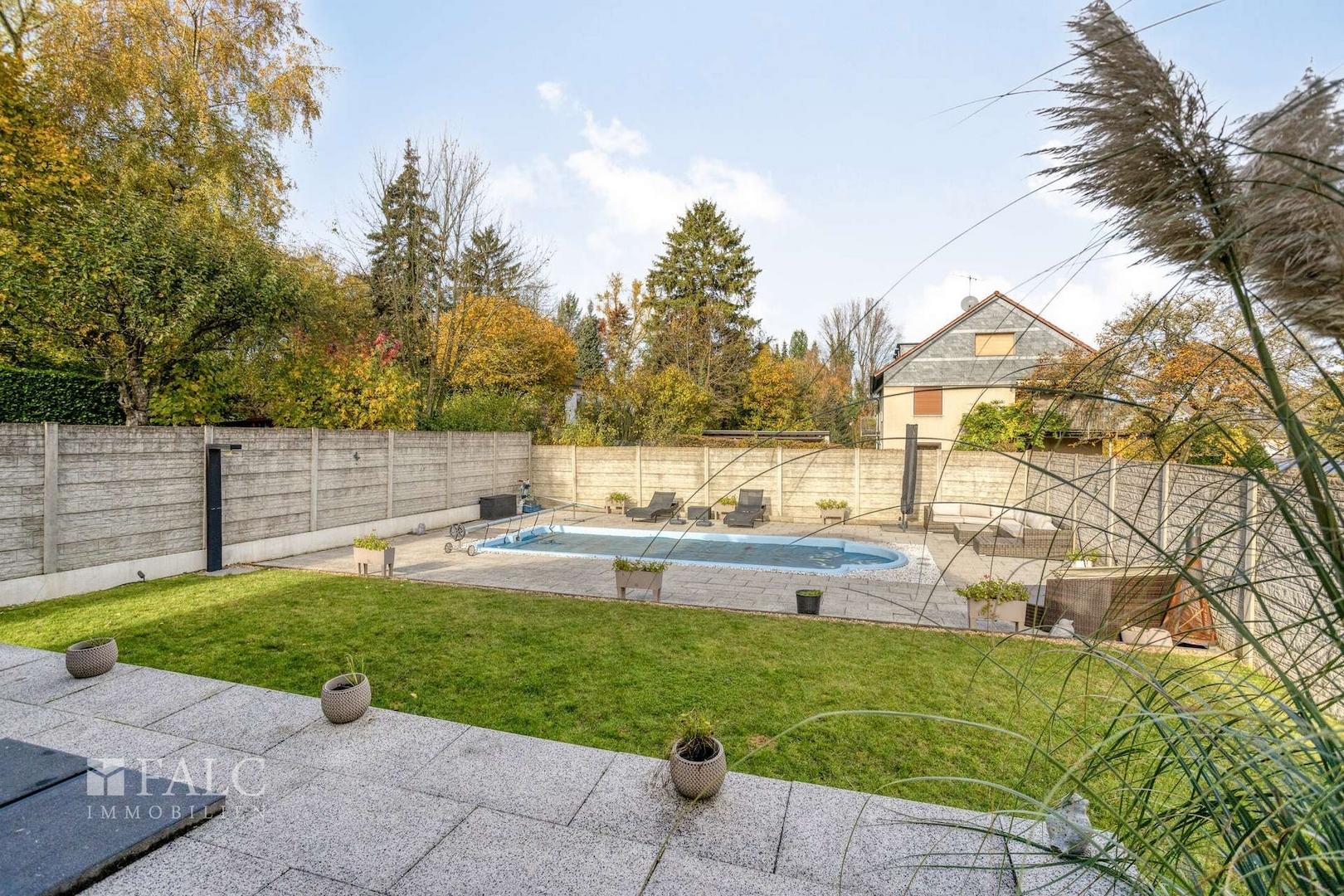 Garten und Pool