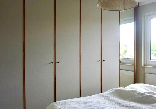 Schlafzimmer mit Einbauschrank