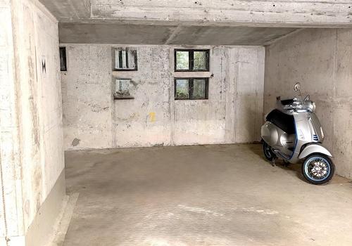 Tiefgaragenstellplatz