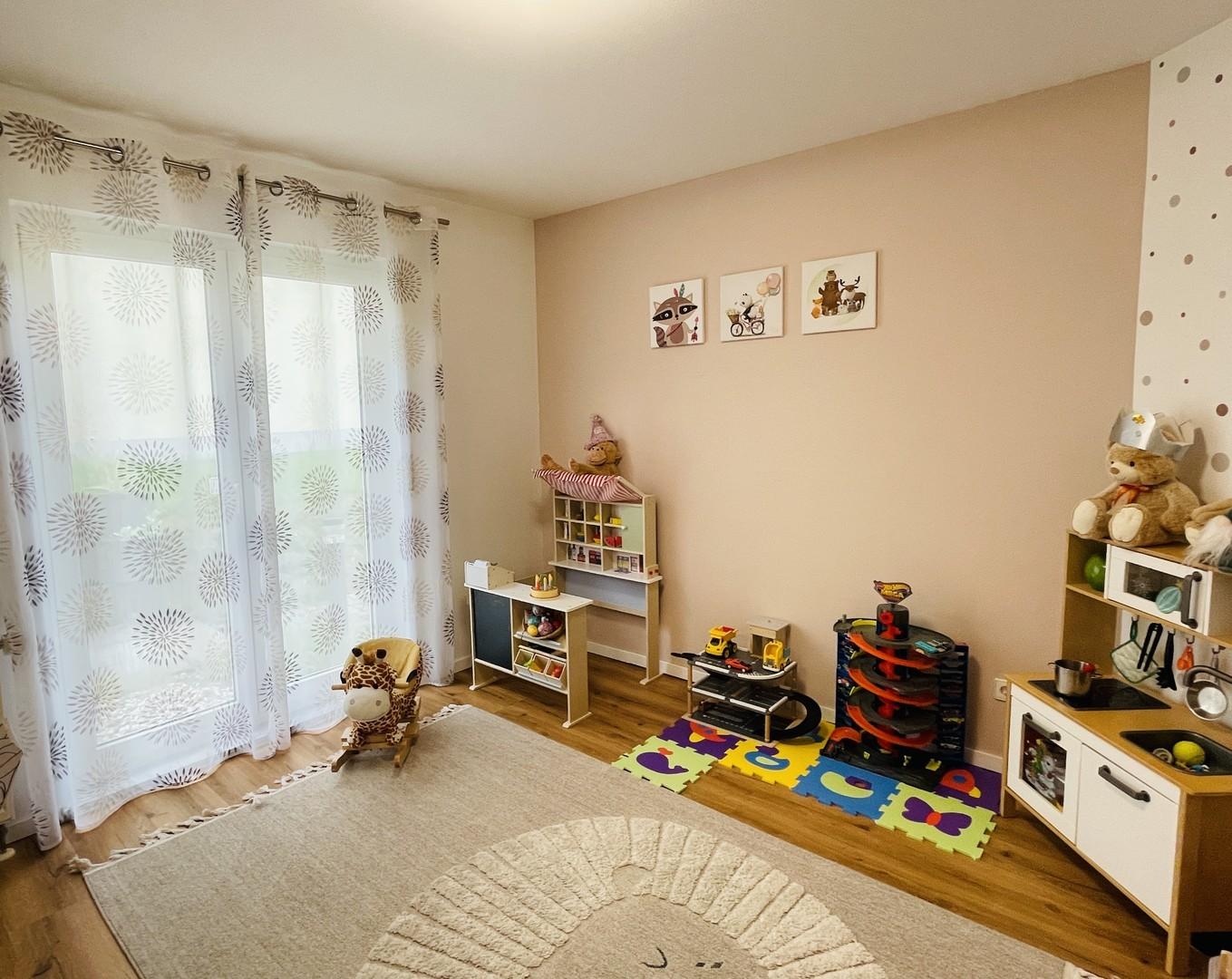 Freundliches Kinderzimmer