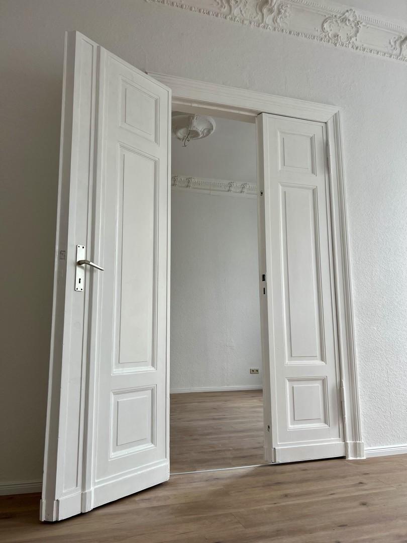 Flügeltür 1