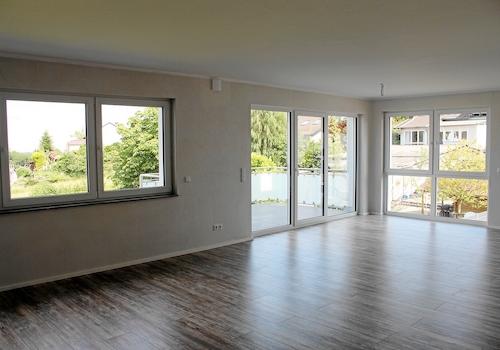 Wohnzimmer mit Essbereich