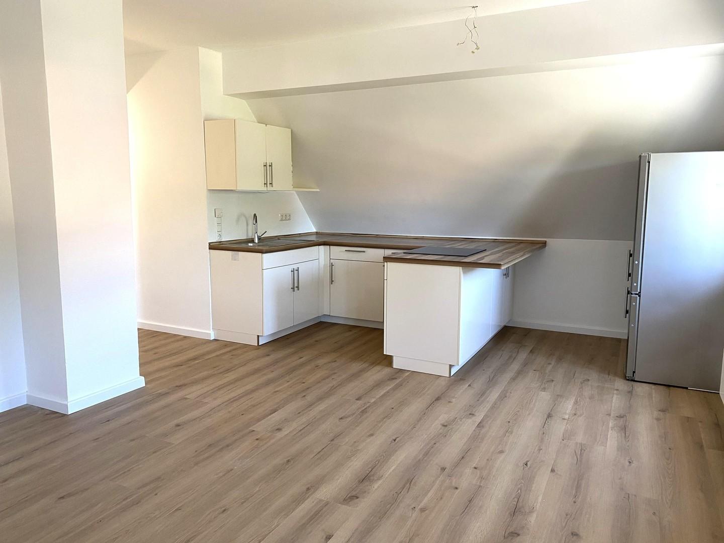 Blick Esszimmer zu Küche