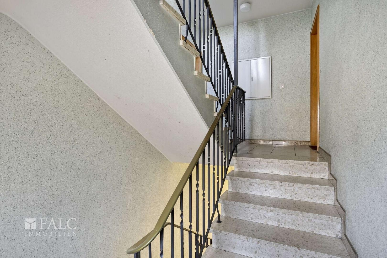 Treppenhaus 1 OG.