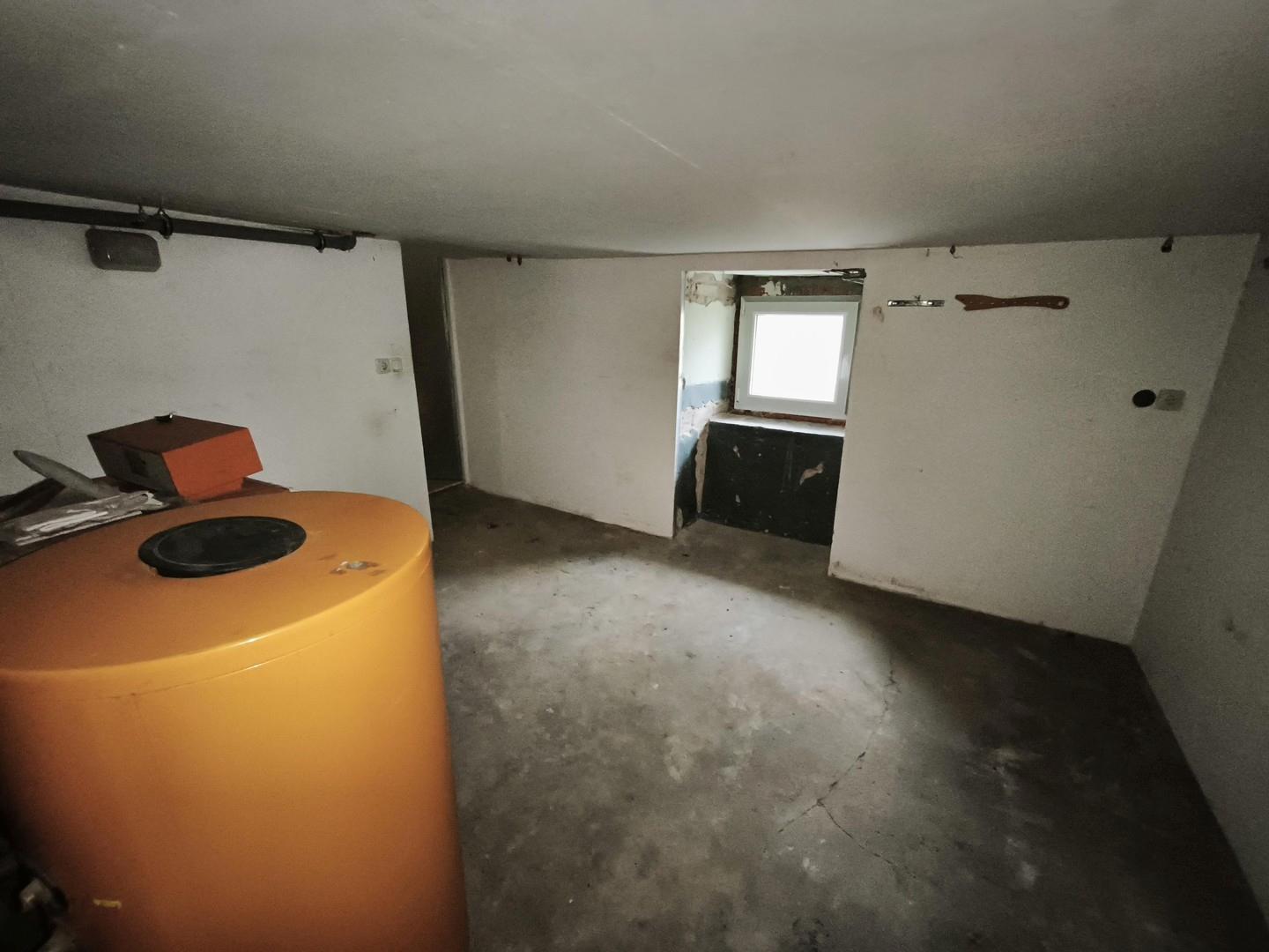 Wirtschaftsraum halbe Treppe