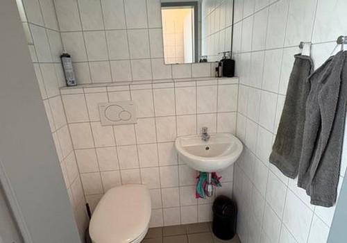 Toilette im Hinterhaus