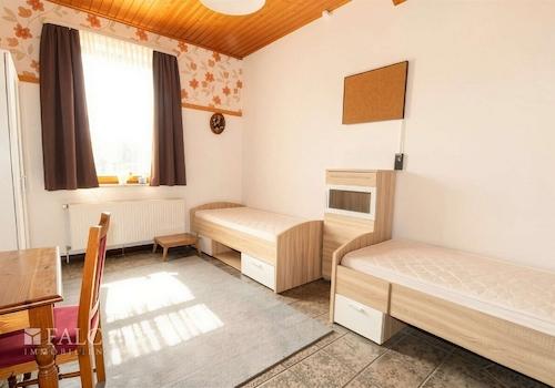 Schlafzimmer V