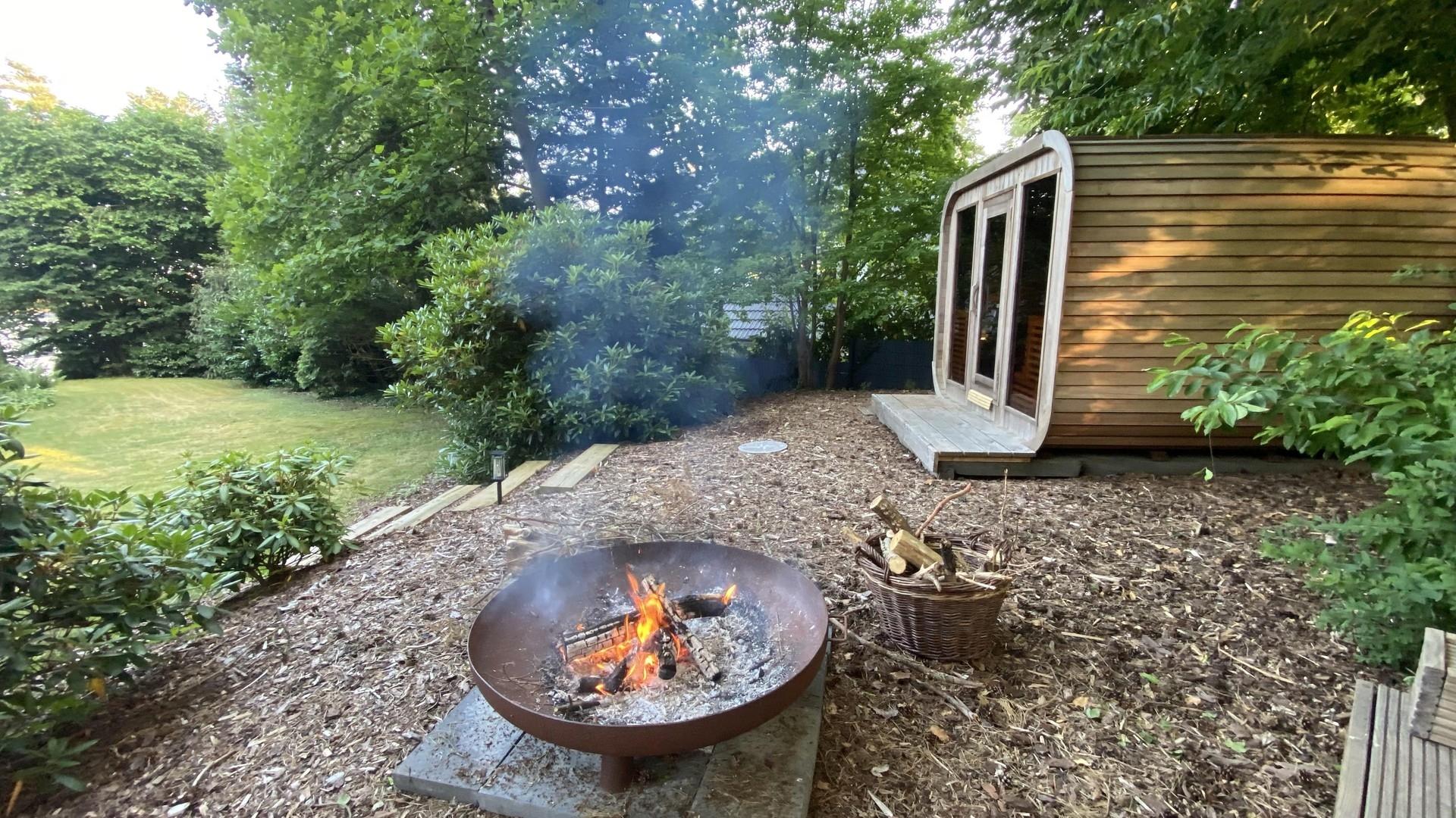 Gartensauna mit Lounge