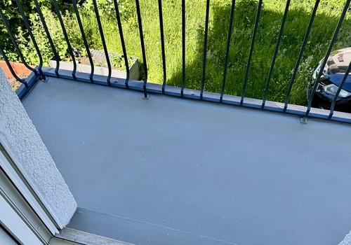 Frisch sanierter Balkon