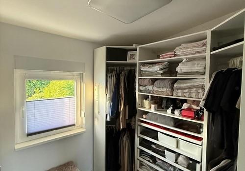 Ankleidezimmer / Zimmer
