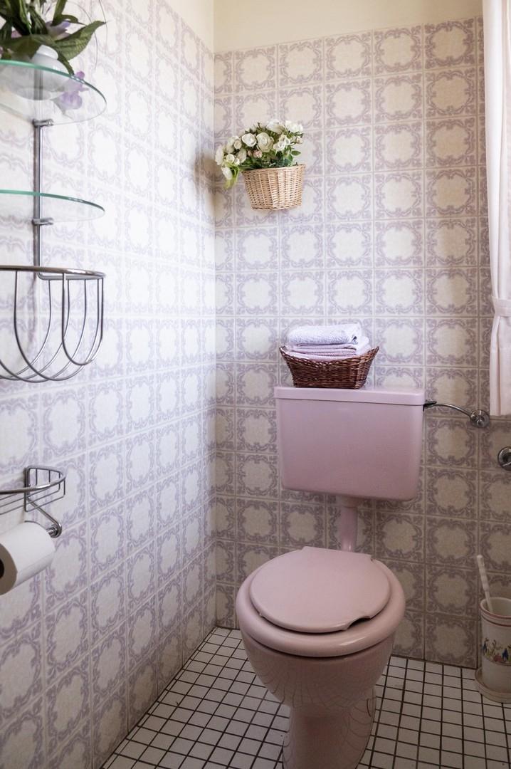 Süßes Gäste-WC EG
