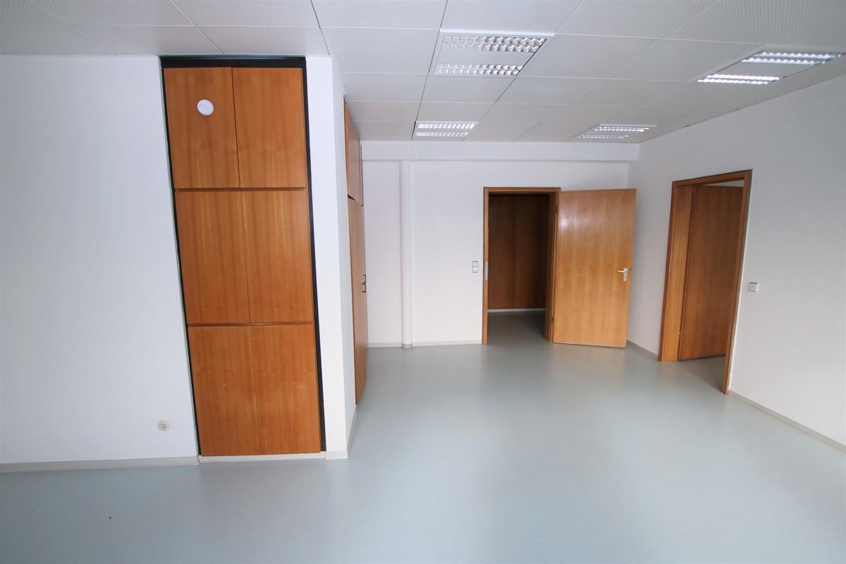 Büro- Praxisfläche