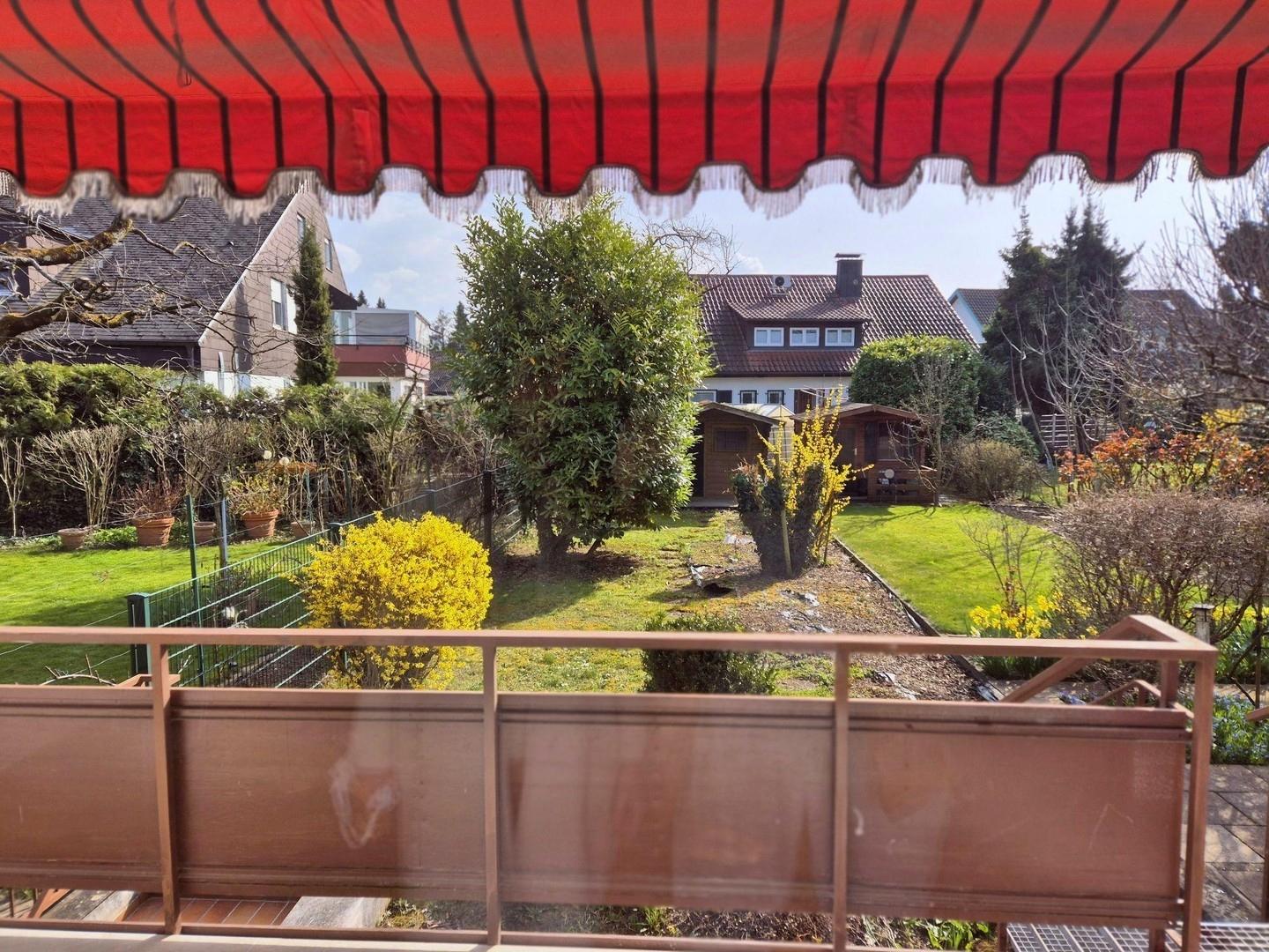 Südbalkon und Garten
