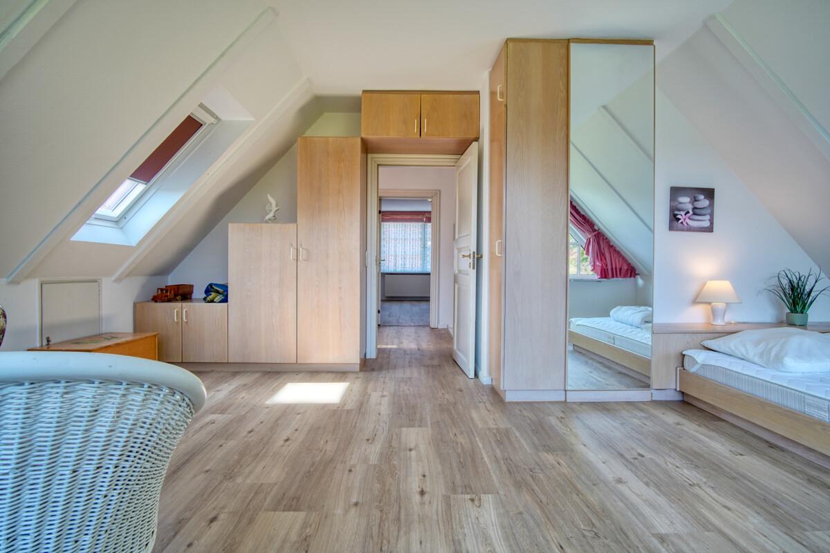 Schlafzimmer 2