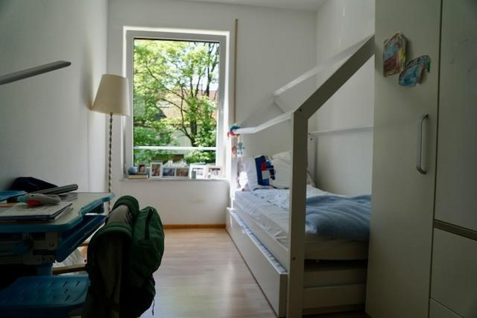 Kinder-/Arbeitszimmer