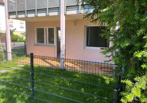 Garten, Wohnzimmer und Küche