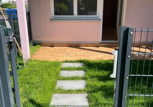 Garten und Wohnzimmer