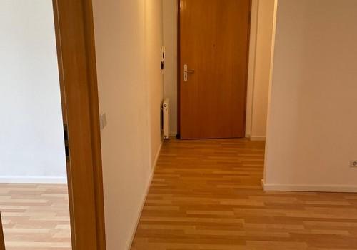 Flur, Wohnungseingangstür