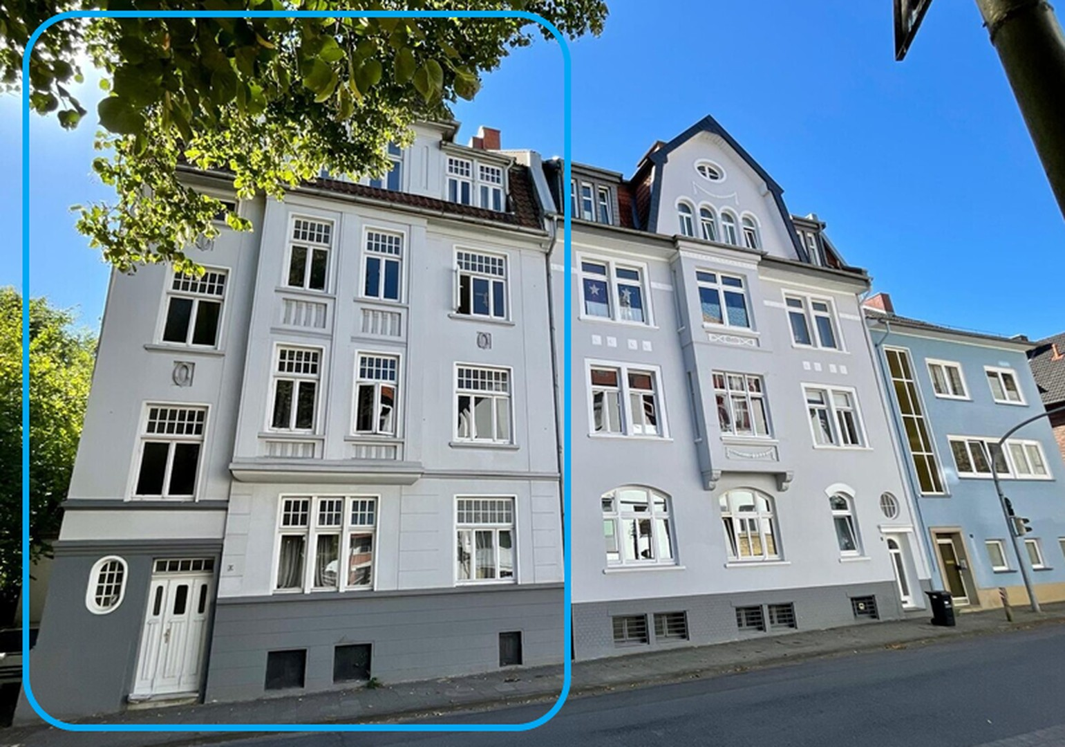 Haus blau eingerahmt